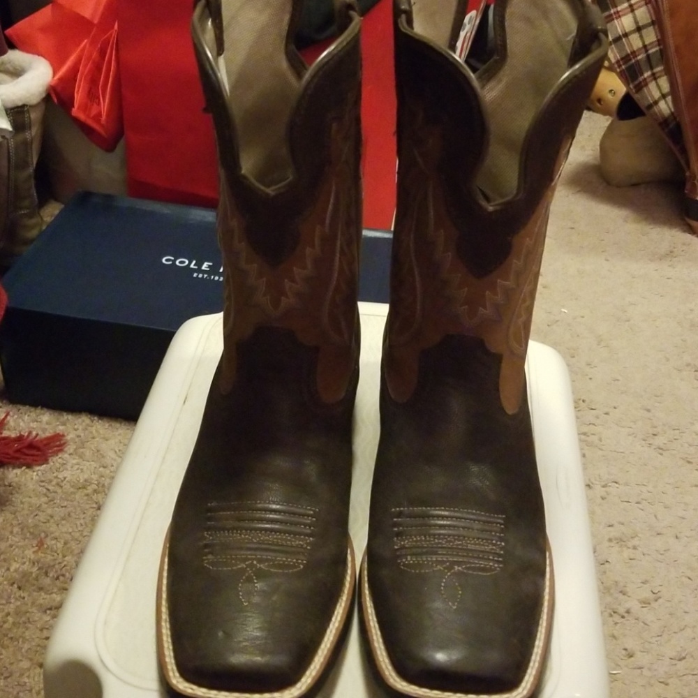 Boots - Picture 2 of 3